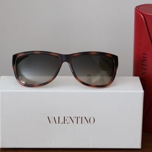 Valentino V614S (215) Dark Havana Sunglasses
